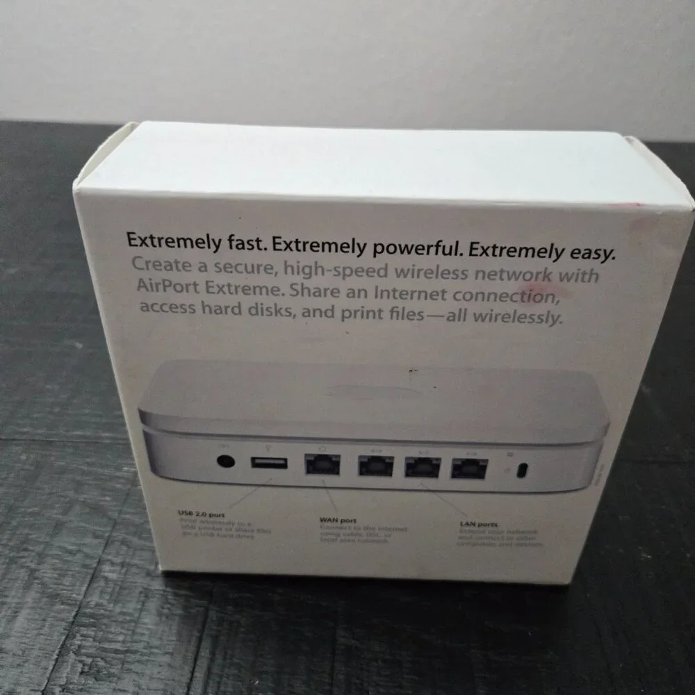 Apple- Airport Extreme. 802.1 WiFi Base Station